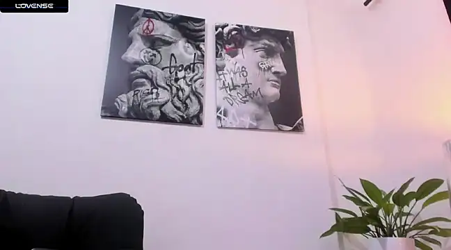 Snapshot of CruzVega chatting on 12.11.24 CruzVega online show from 12.11.24