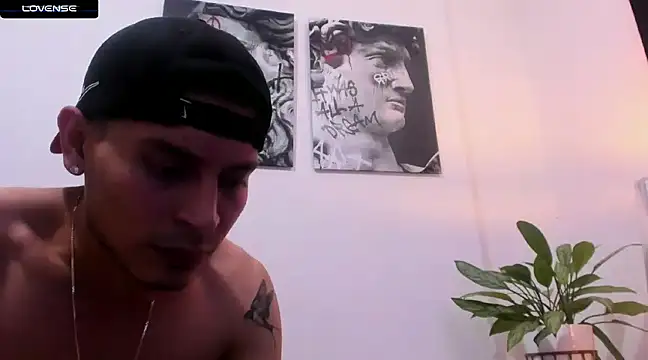 Snapshot of CruzVega chatting on 01.23.25 CruzVega online show from 01.23.25