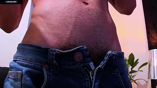 Snapshot of CruzVega chatting on 11.13.25 CruzVega online show from 11.13.25