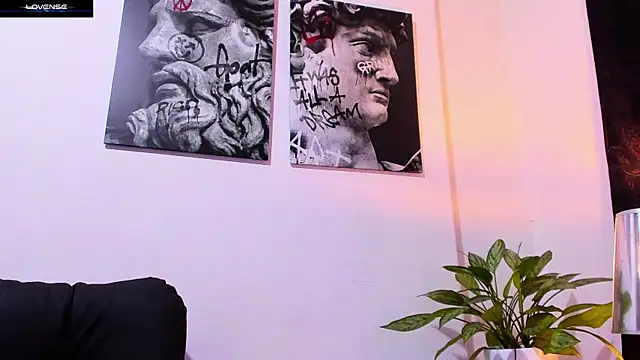 Snapshot of CruzVega chatting on 11.14.25 CruzVega online show from 11.14.25