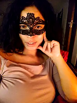 Snapshot of salomea_r chatting on 11.20.25 salomea r online show from 11.20.25