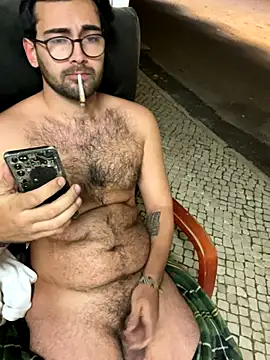 Snapshot of Manelho chatting on 11.28.25 Manelho online show from 11.28.25