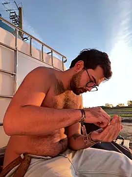 Snapshot of Manelho chatting on 12.01.25 Manelho online show from 12.01.25