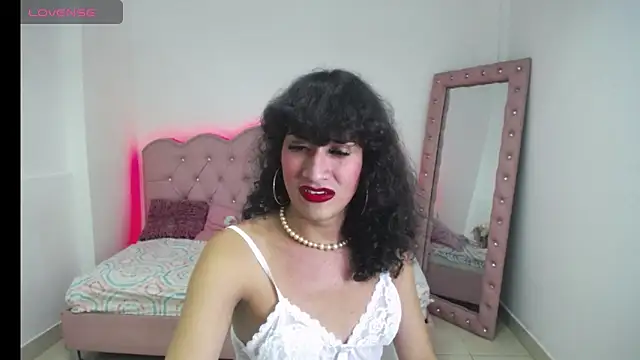 Snapshot of Kathleen_Rodriguez chatting on 01.11.25 Kathleen Rodriguez online show from 01.11.25