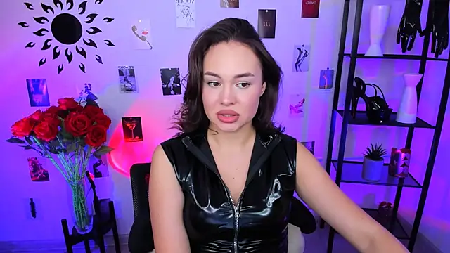 Snapshot of JaneWyatt chatting on 03.08.25 JaneWyatt online show from 03.08.25