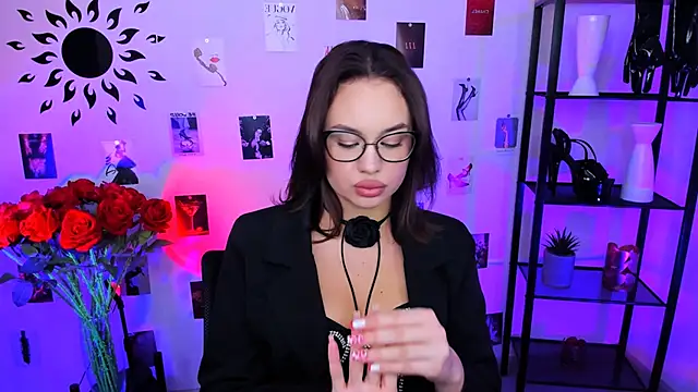 Snapshot of JaneWyatt chatting on 03.11.25 JaneWyatt online show from 03.11.25