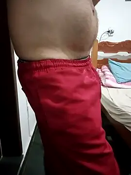 Snapshot of Gostozim7 chatting on 10.31.25 Gostozim7 online show from 10.31.25