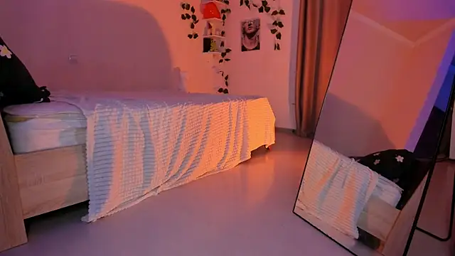 Emily relish online show from 02.22.25