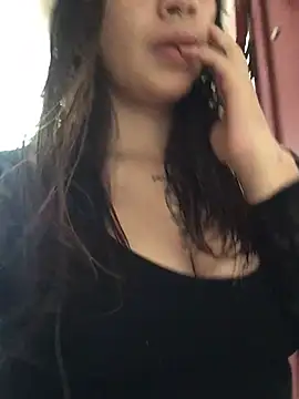 Snapshot of Miss_oliviaa chatting on 12.18.24 Miss oliviaa online show from 12.18.24
