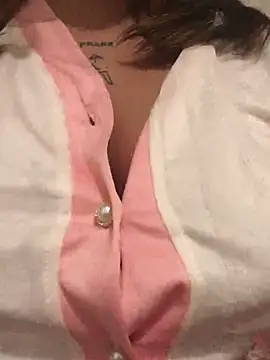 Snapshot of Miss_oliviaa chatting on 12.24.24 Miss oliviaa online show from 12.24.24