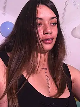 Snapshot of Miss_oliviaa chatting on 12.29.24 Miss oliviaa online show from 12.29.24