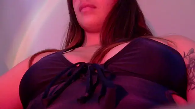 Snapshot of Miss_oliviaa chatting on 02.25.25 Miss oliviaa online show from 02.25.25