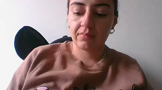  karlie kloss  online show from 12.03.24