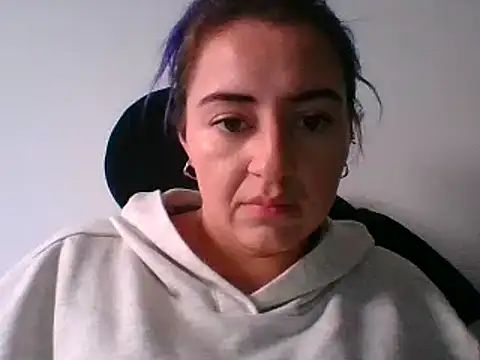  karlie kloss  online show from 12.26.24