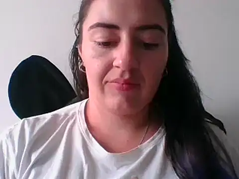  karlie kloss  online show from 01.24.25