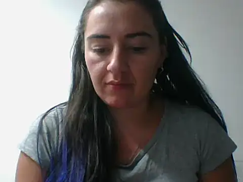  karlie kloss  online show from 01.31.25