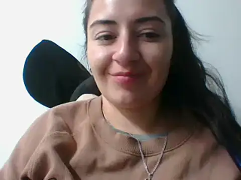  karlie kloss  online show from 02.03.25