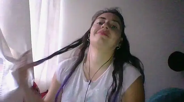  karlie kloss  online show from 02.04.25