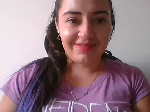  karlie kloss  online show from 02.07.25