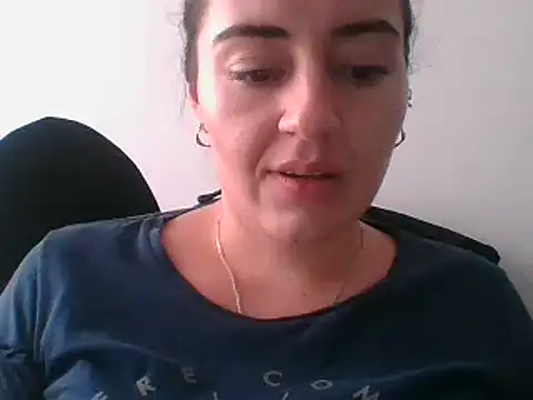  karlie kloss  online show from 02.09.25