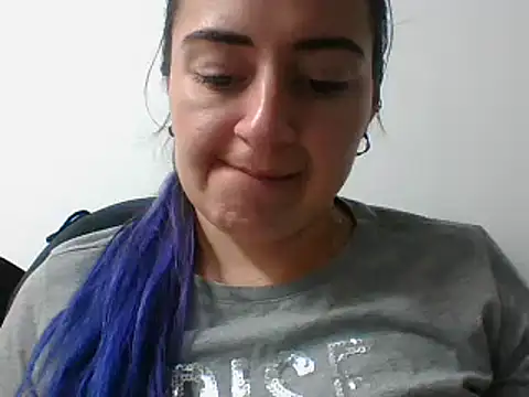  karlie kloss  online show from 02.13.25