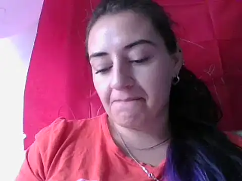  karlie kloss  online show from 02.25.25