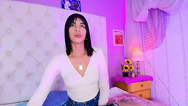 Snapshot of emaa_lambert chatting on 03.03.25 emaa lambert online show from 03.03.25