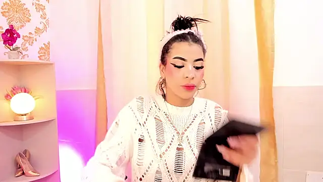 Snapshot of emaa_lambert chatting on 10.24.25 emaa lambert online show from 10.24.25