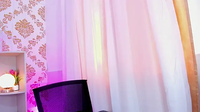 Snapshot of emaa_lambert chatting on 11.26.25 emaa lambert online show from 11.26.25