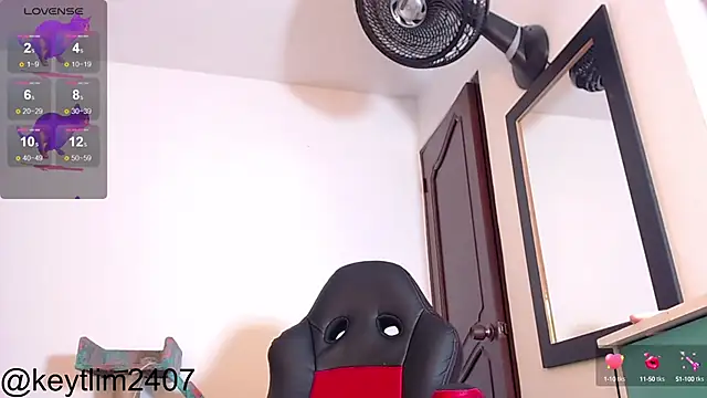 Snapshot of SweetAndrea_ss chatting on 01.13.25 SweetAndrea ss online show from 01.13.25