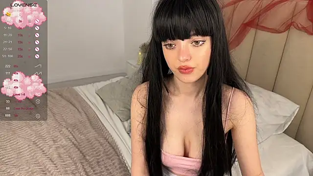 Snapshot of ellyford chatting on 02.28.25 ellyford online show from 02.28.25