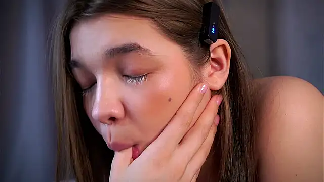 VeronaAppleberry online show from 02.18.25