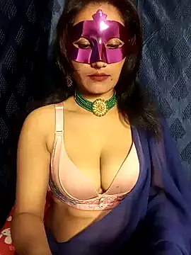 Stripy Doll online show from 12.15.24