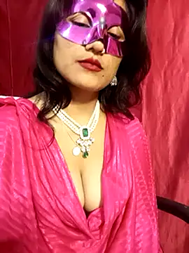 Stripy Doll online show from 02.12.25