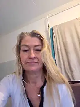 Snapshot of lisalustjouw chatting on 04.03.26 lisalustjouw online show from 04.03.26