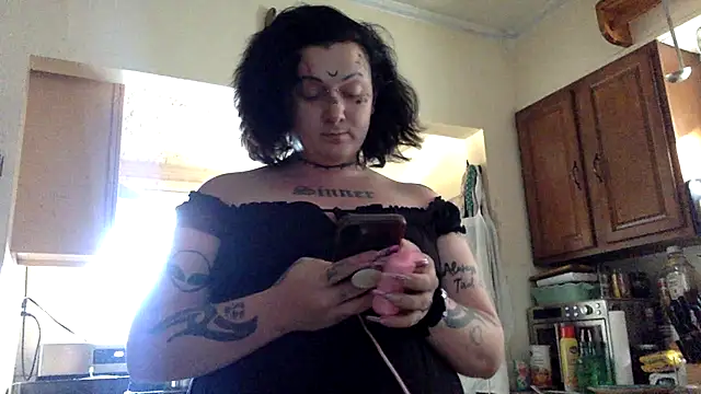 CurvyTrans2002 online show from 07.25.26