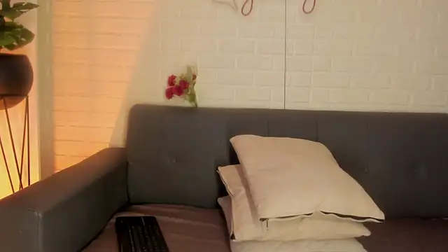 Snapshot of karina_gomez_18 chatting on 01.11.26 karina gomez 18 online show from 01.11.26