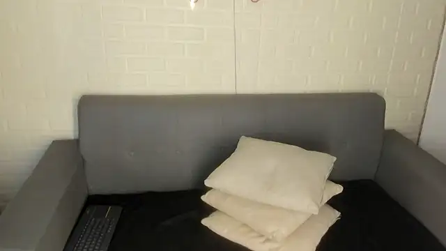 Snapshot of karina_gomez_18 chatting on 01.15.26 karina gomez 18 online show from 01.15.26