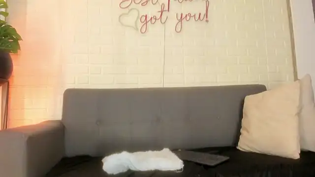 Snapshot of karina_gomez_18 chatting on 02.16.26 karina gomez 18 online show from 02.16.26