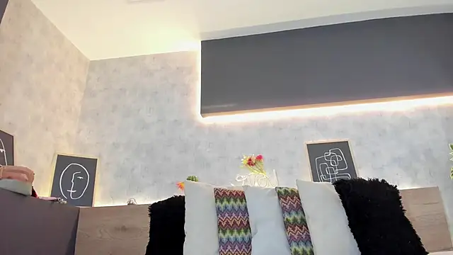 Snapshot of karina_gomez_18 chatting on 03.15.26 karina gomez 18 online show from 03.15.26