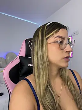 Issabela G1 online show from 02.28.26