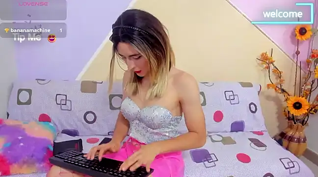 Snapshot of KurumetWink10 chatting on 12.22.24 KurumetWink10 online show from 12.22.24