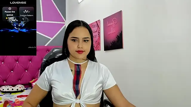 Snapshot of Helen_russo chatting on 02.26.25 Helen russo online show from 02.26.25