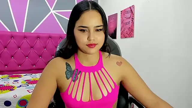 Snapshot of Helen_russo chatting on 03.01.25 Helen russo online show from 03.01.25