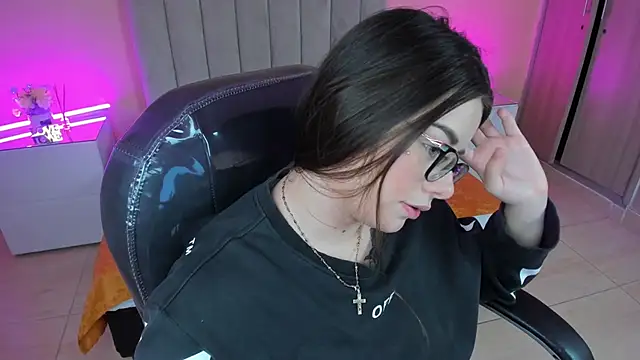 Charlotte Olsen  online show from 04.30.26