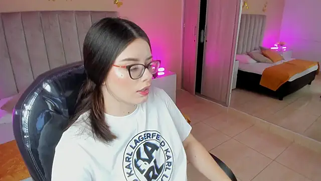 Charlotte Olsen  online show from 05.19.26