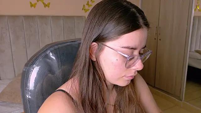 Charlotte Olsen  online show from 06.30.26