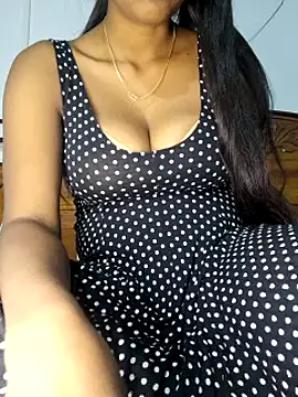 Snapshot of royaldoll-143 chatting on 12.13.24 royaldoll-143 online show from 12.13.24