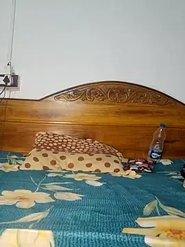 Snapshot of royaldoll-143 chatting on 12.22.24 royaldoll-143 online show from 12.22.24