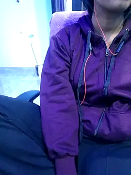 Snapshot of royaldoll-143 chatting on 01.09.25 royaldoll-143 online show from 01.09.25